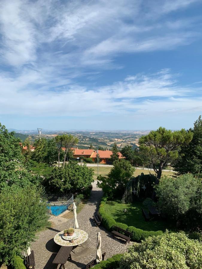 Hotel Tetto Delle Marche - Ristorante Dei Conti Cingoli Exterior foto