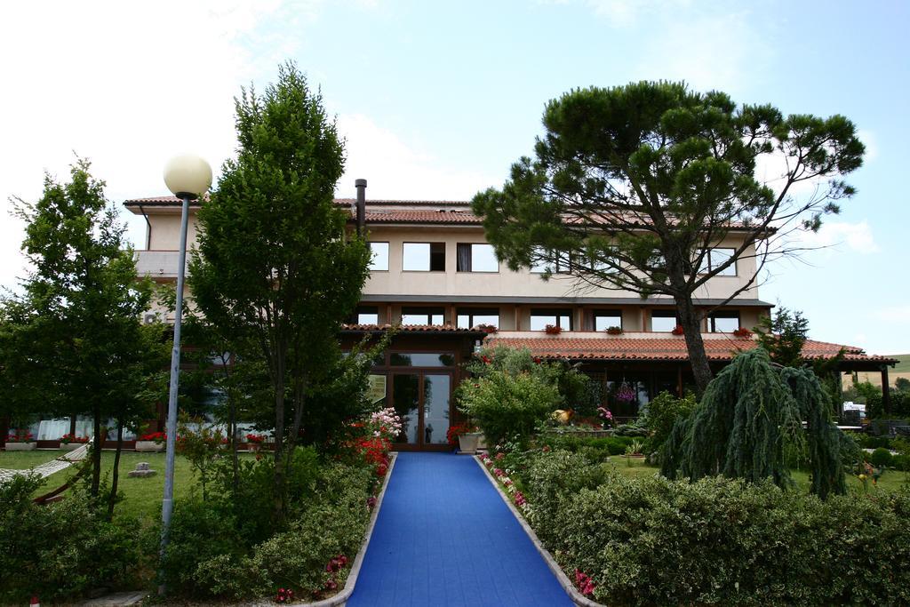 Hotel Tetto Delle Marche - Ristorante Dei Conti Cingoli Exterior foto