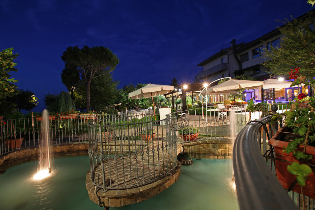 Hotel Tetto Delle Marche - Ristorante Dei Conti Cingoli Exterior foto